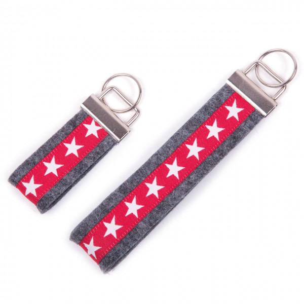 Schlüsselanhänger Wollfilz grau mit Webband Sterne rot